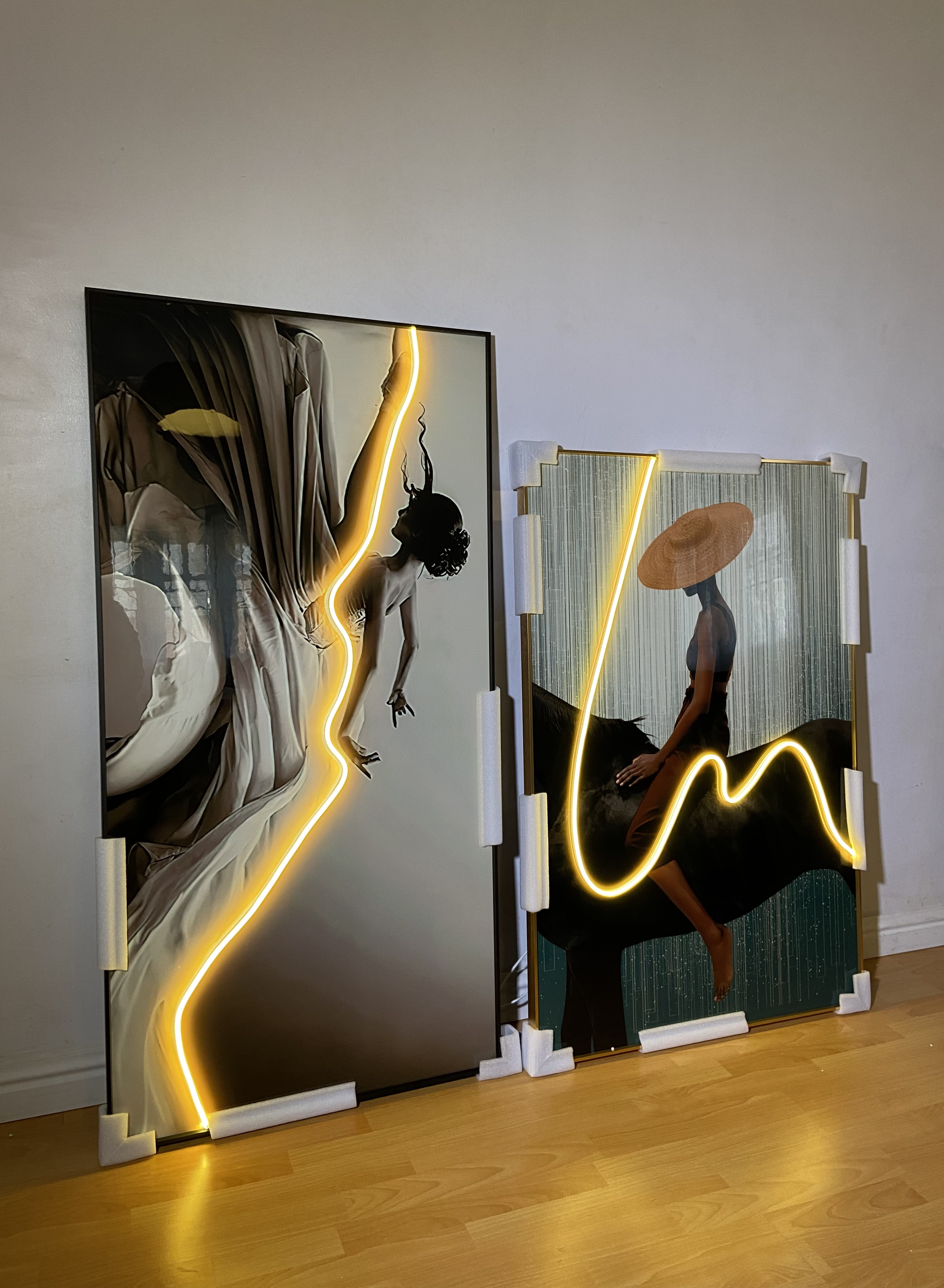 Light wall frame